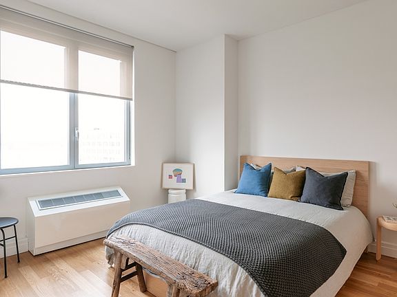 4th image of 550 W 54th St #762