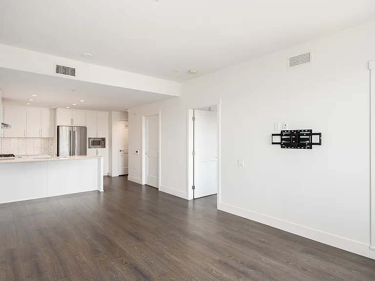 4477 Hastings St #509 — Photo 6