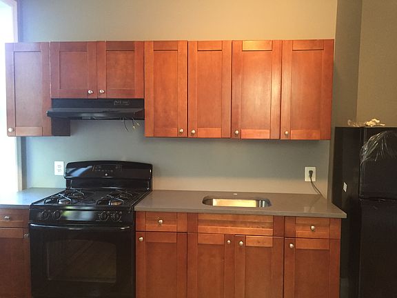 4th image of 18 E 21st St APT F2