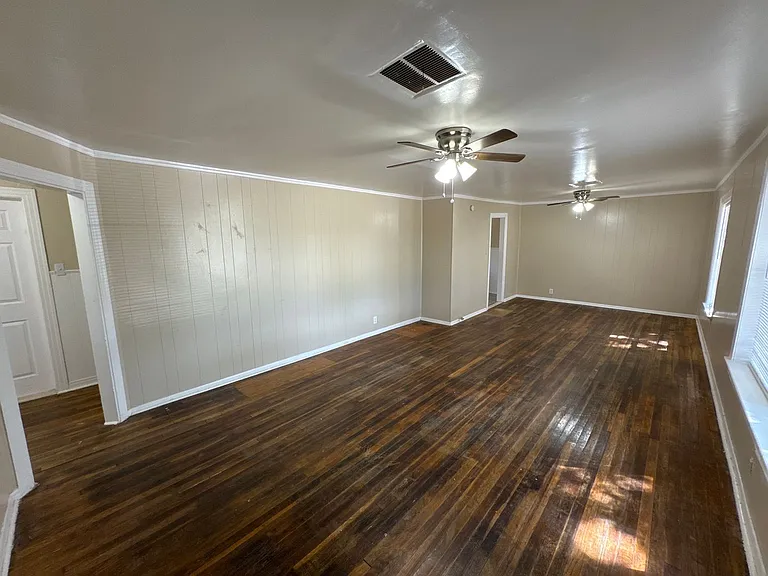 800 Audra Ln — Photo 12