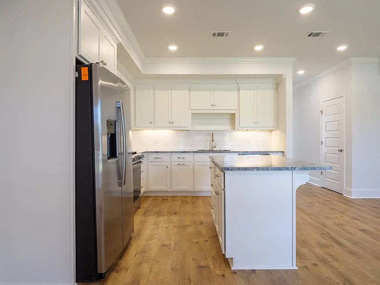 5033 Hamilton Cir — Photo 15