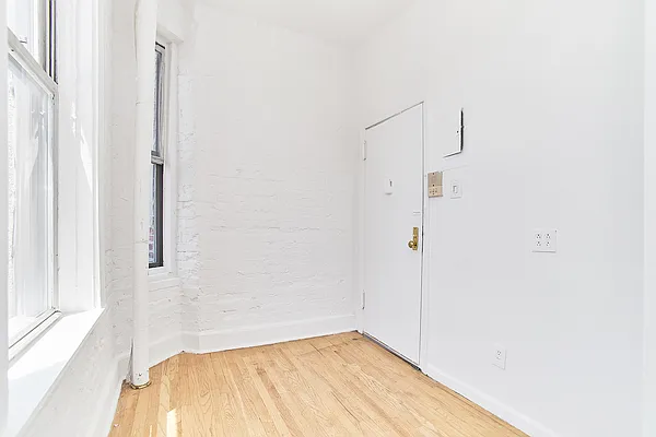 Rented by Keller Williams NYC | media 19