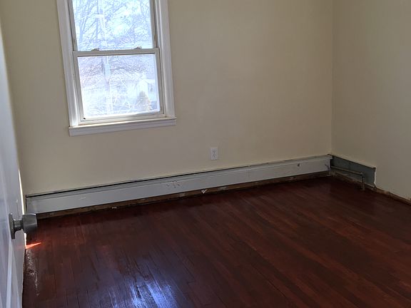 2nd image of 109 Belmont Pkwy