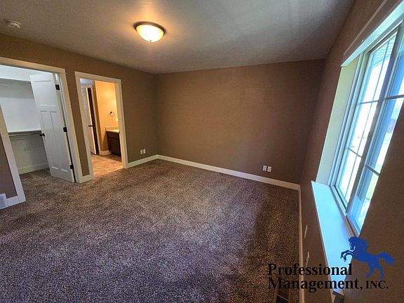 4th image of 1325 Blackberry Way