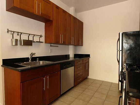 3rd image of 1809 California St APT 205