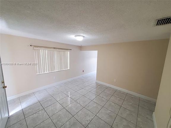 4th image of 208 NW 56th Ave #B