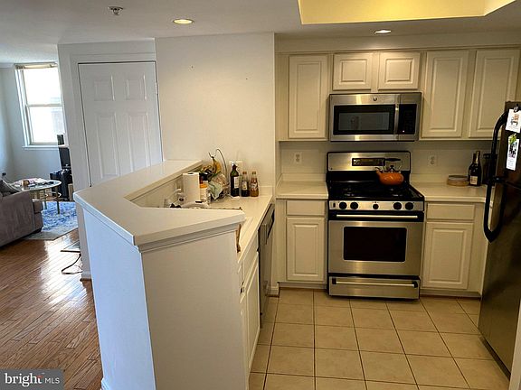 5th image of 3830 9th St N APT 709W