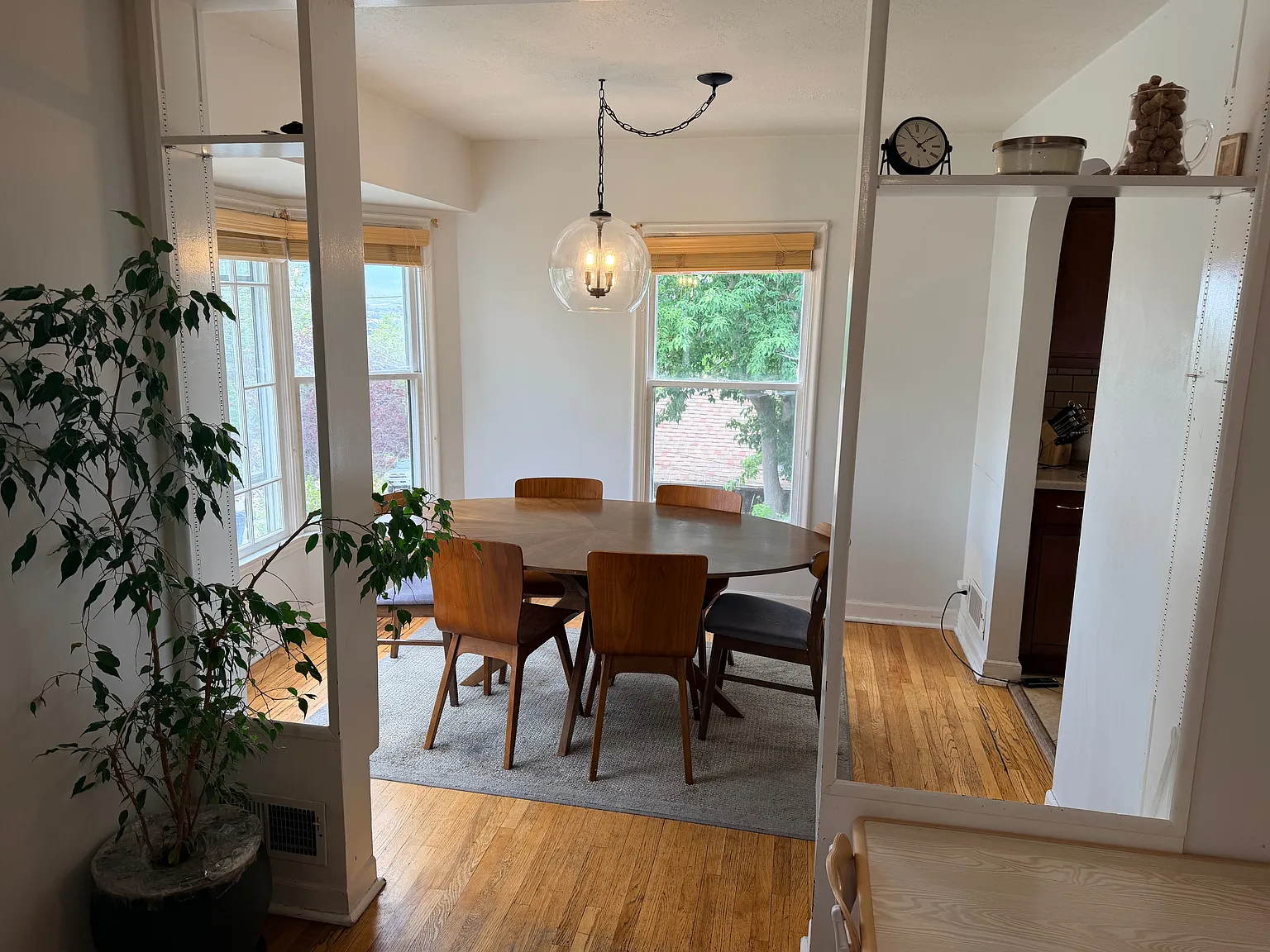 2 bed, 1000 sqft, $2,200 — Photo 3