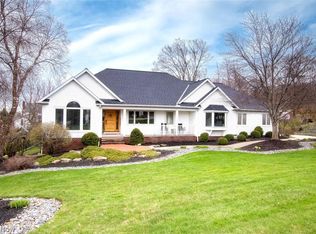 8095 Carriage Hills Dr, Mentor, OH 44060