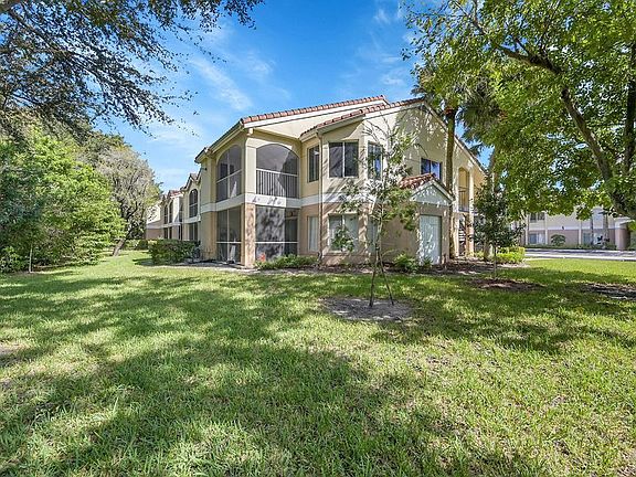 5th image of 815 W Boynton Beach Blvd APT 14-201