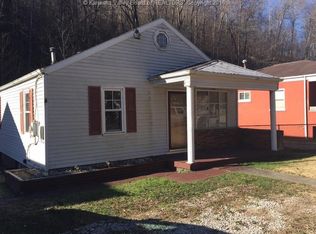 1955 Lens Creek Rd, Hernshaw, WV 25107