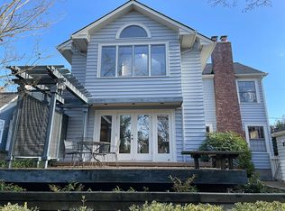 7031 17th Ave NE, Seattle, WA 98115