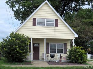 35 N Main St, Wood River, IL 62095