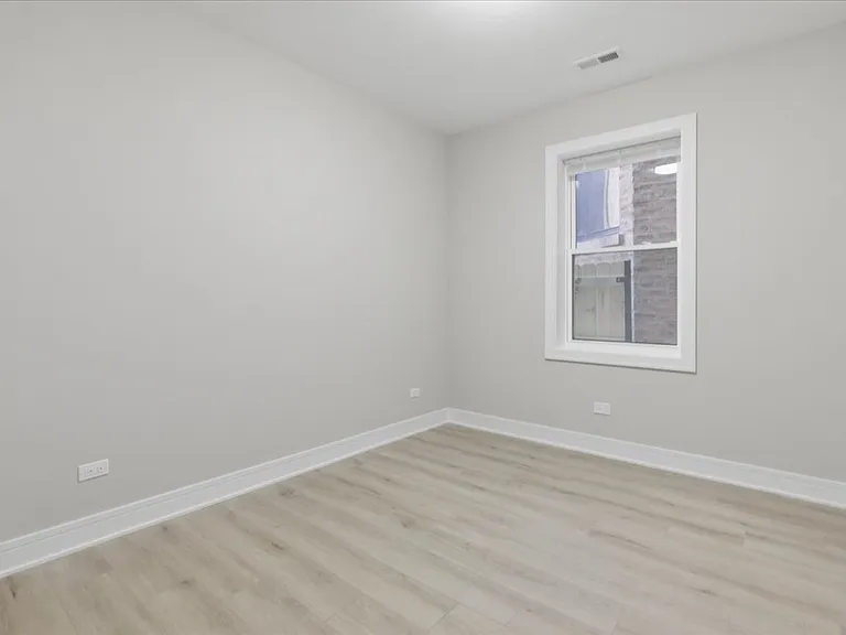 4932 S Champlain Ave #1 — Photo 12