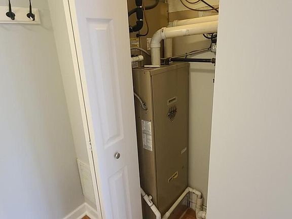 3rd image of 4845 N Rockwell St #3