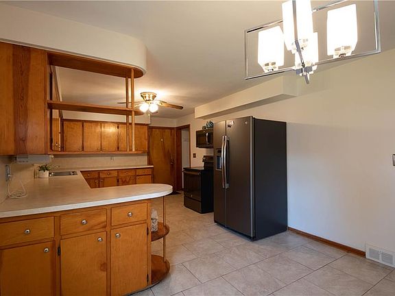 2nd image of 3510 Oxford Dr