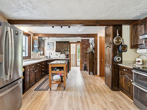 4th image of 125 Ledgewood Drive