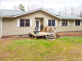 305 Sunview Dr, Siler City, NC 27344