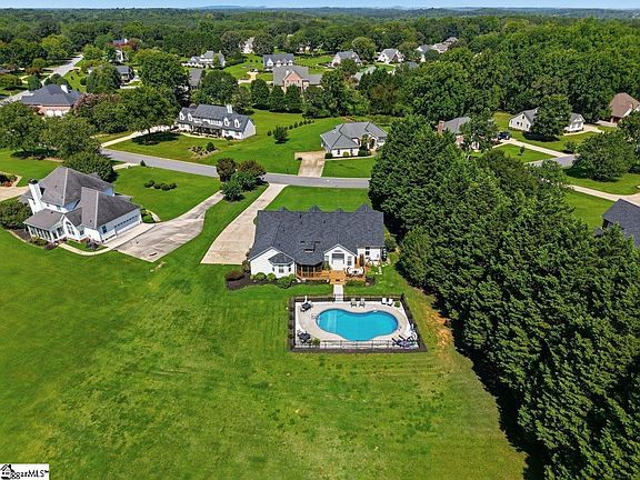2nd image of 12 Silver Meadow Ln
