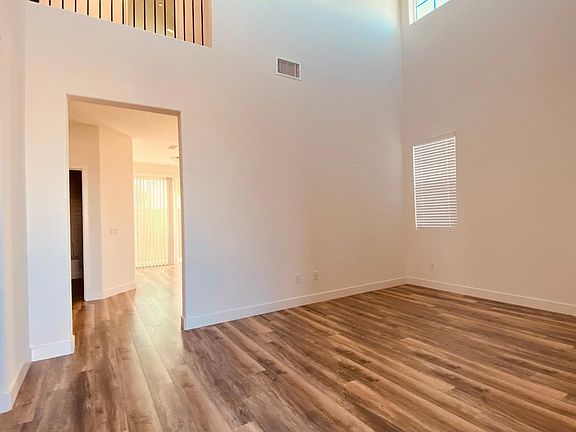 2-story-high ceiling at the entrance and living room