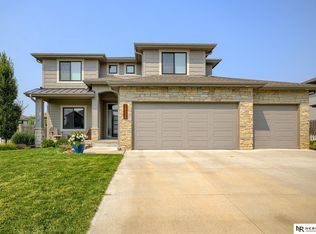 18328 Boyd St, Elkhorn, NE 68022