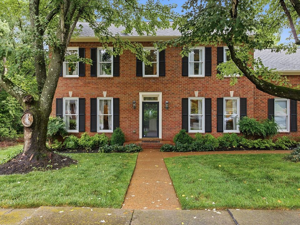 1st image of 208 Coronation Ct