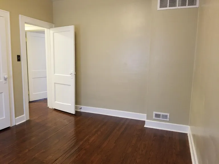 2401 Shelby St #4 — Photo 14