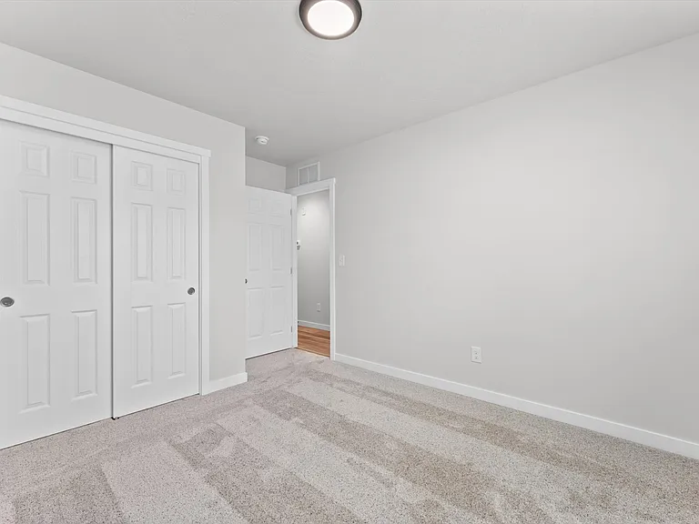 1576 Long Pond St — Photo 12