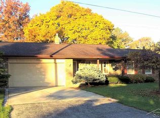 3565 Calumet Dr, Saginaw, MI 48603