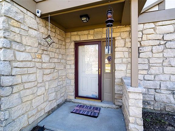 4th image of 5016 Sycamore View Dr