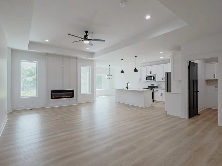 4917 Spire St — Photo 1