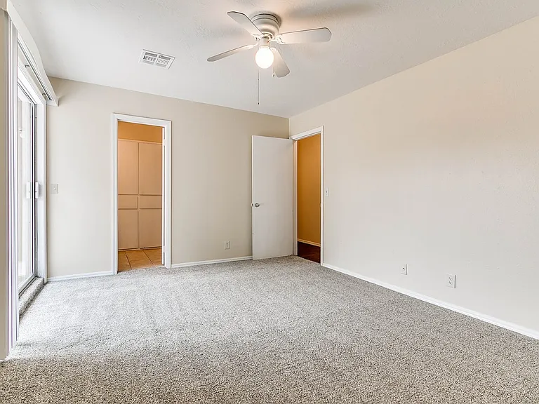 504 N Davis Ave — Photo 9