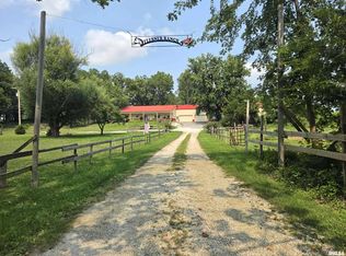 1227 Summers Ln, Quincy, IL 62305