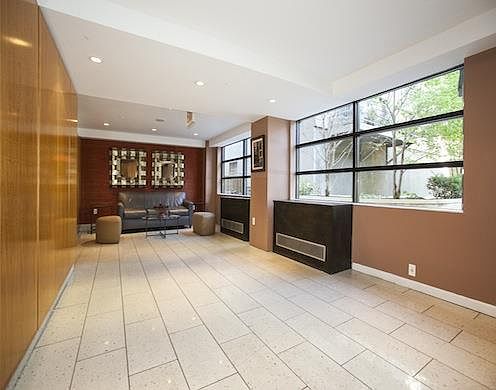 5th image of 756 Washington St APT 8C