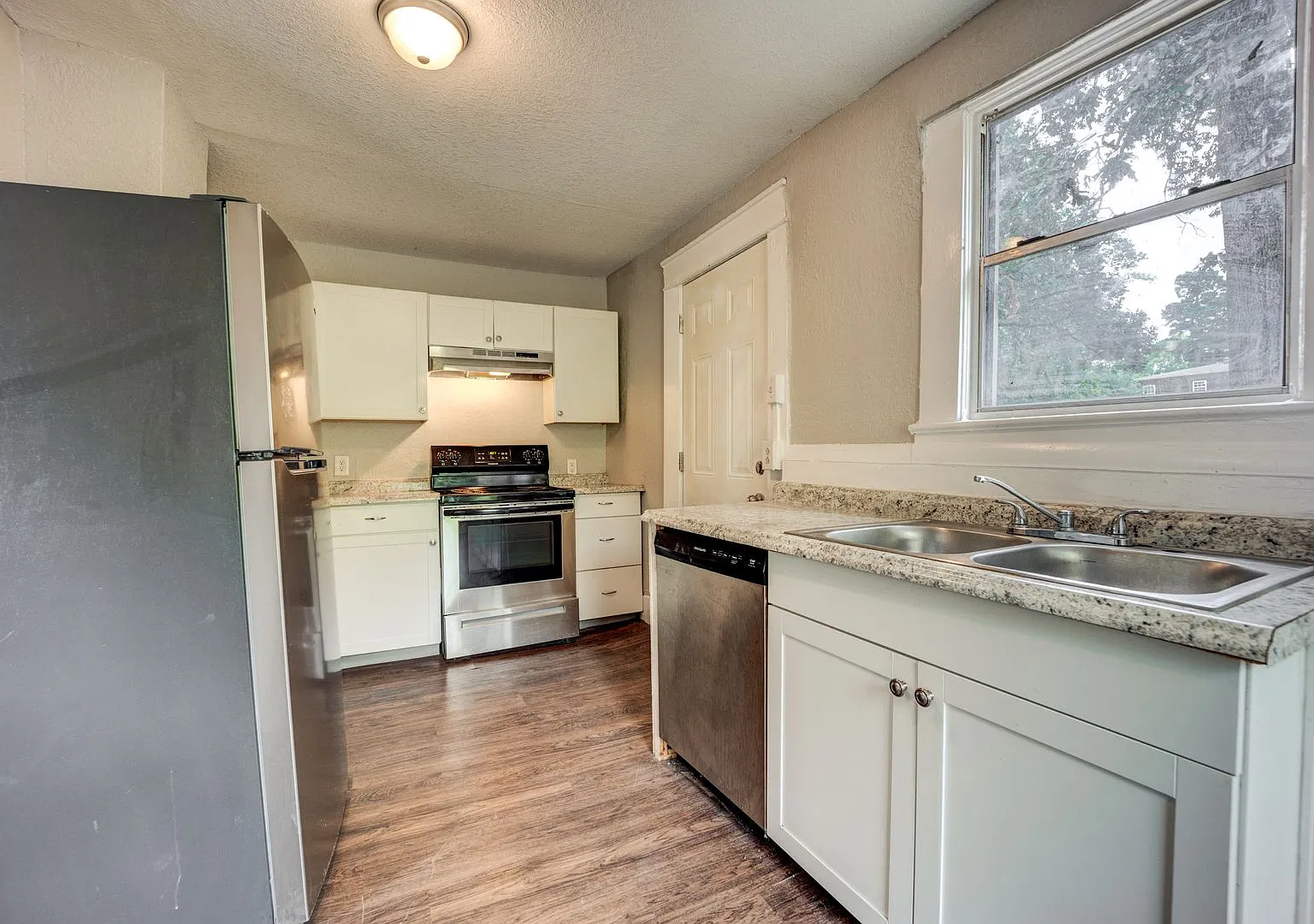 Freshly Updated 2 Bedroom House — Photo 1