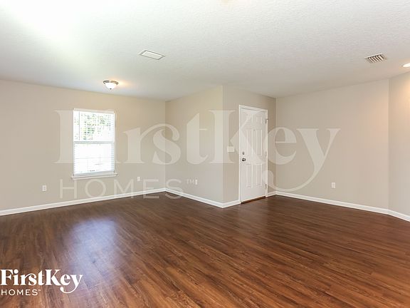 3rd image of 78295 Saddle Rock Rd