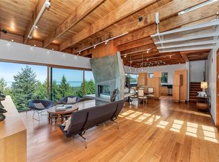 8909 Park Pacific Ter, North Saanich, BC