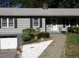 105 Ridge Rd, Cortlandt Manor, NY 10567