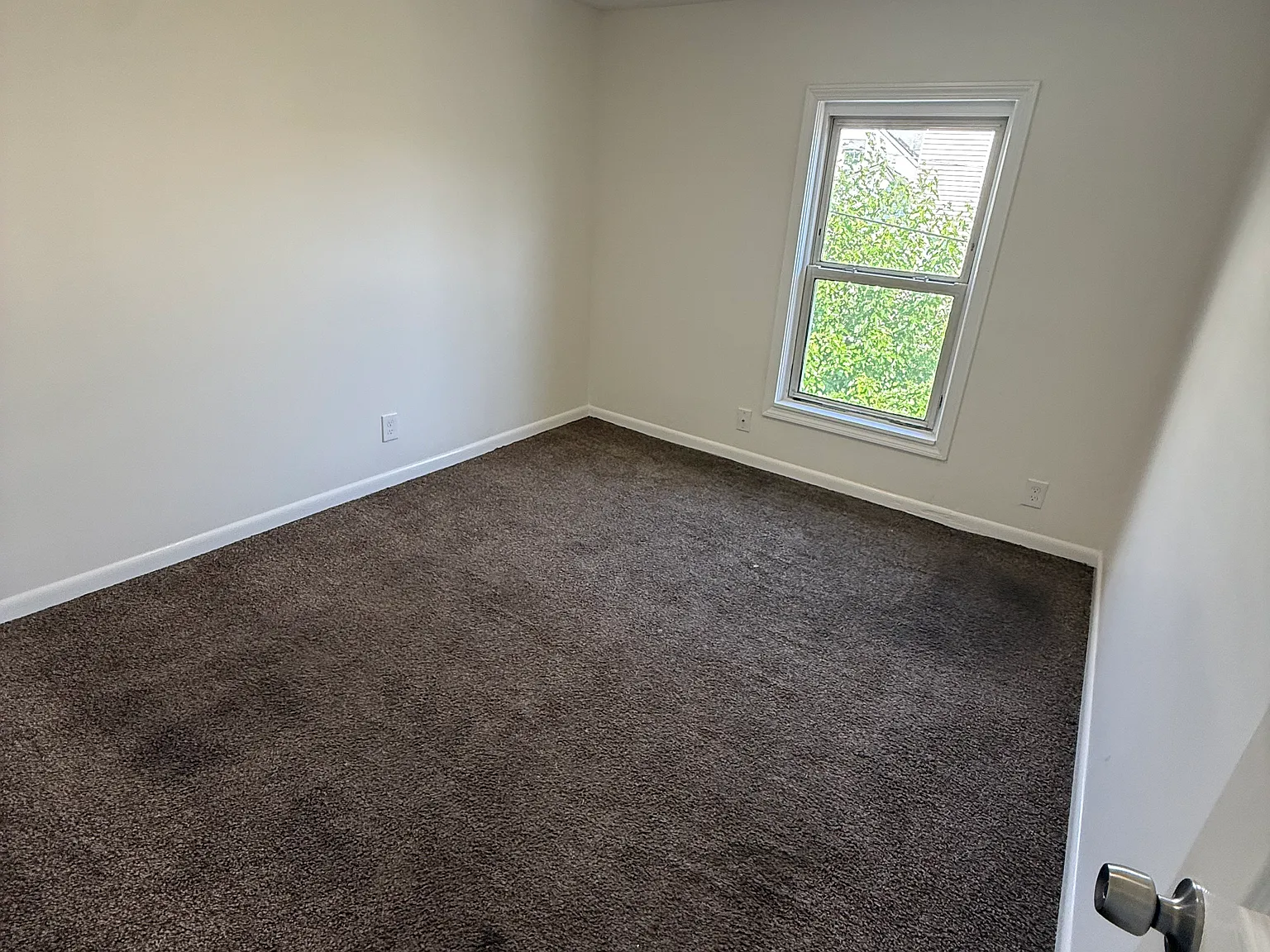 2 bed, 900 sqft, $2,400 — Photo 4