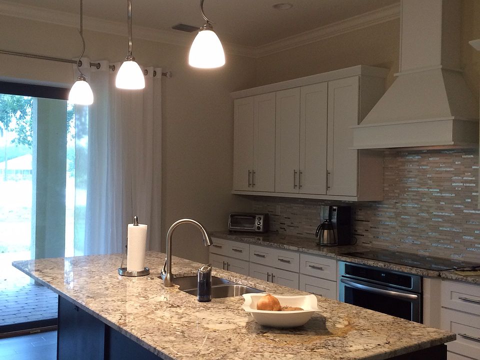 2nd image of 11561 Pin Oak Dr