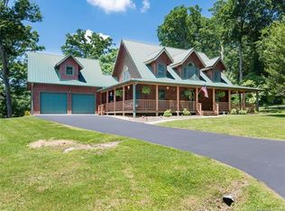 181 Oak Meadow Ln, Hendersonville, NC 28792