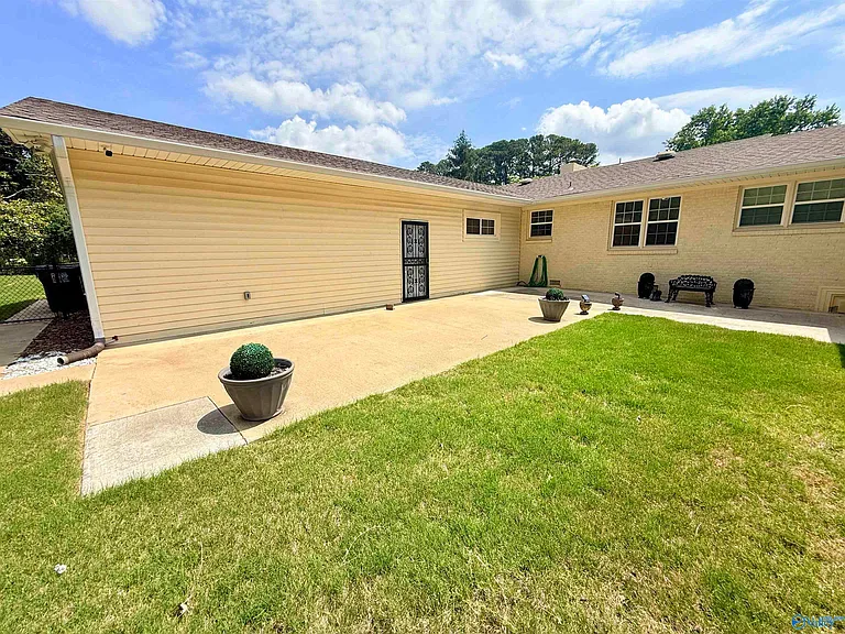 1711 Lydia Dr NW — Photo 34
