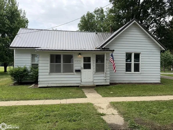 615 Woodlawn Ave, Traer, IA 50675