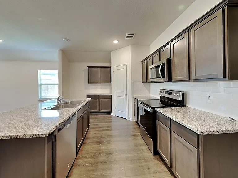 2909 Menguita St — Photo 6