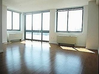 1st image of 4723 Center Blvd