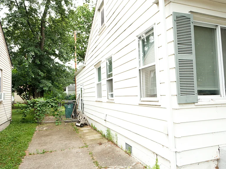 1720 Browning St — Photo 19