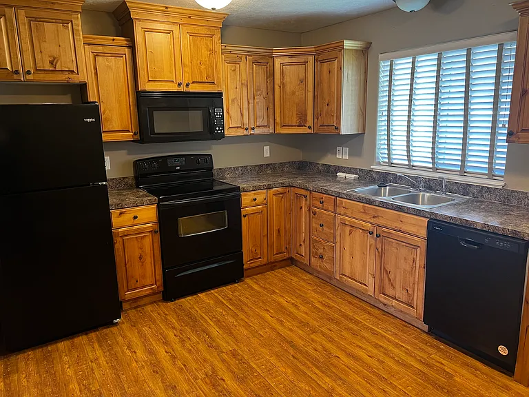 2527 Eagle Dr #TOWNHOUSE — Photo 4