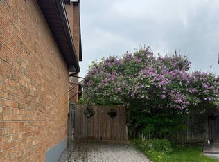 10 Pagehurst Ct, Richmond Hill, ON L4C 8G7
