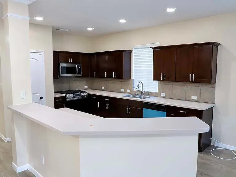 7407 Saxon Hill Ln — Photo 18
