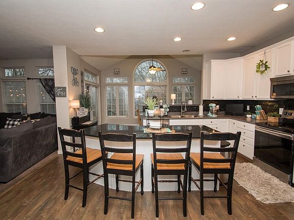 5th image of 5105 Parkvalley Ct